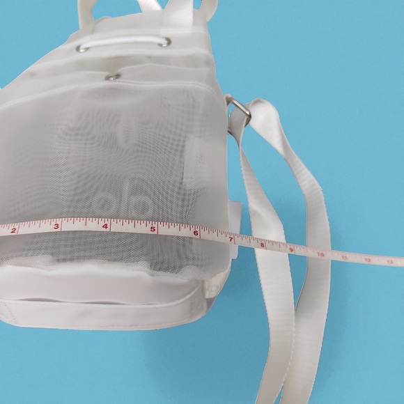 💖ALO Yoga White Mesh Crossbody Bag💖 - Picture 4 of 6